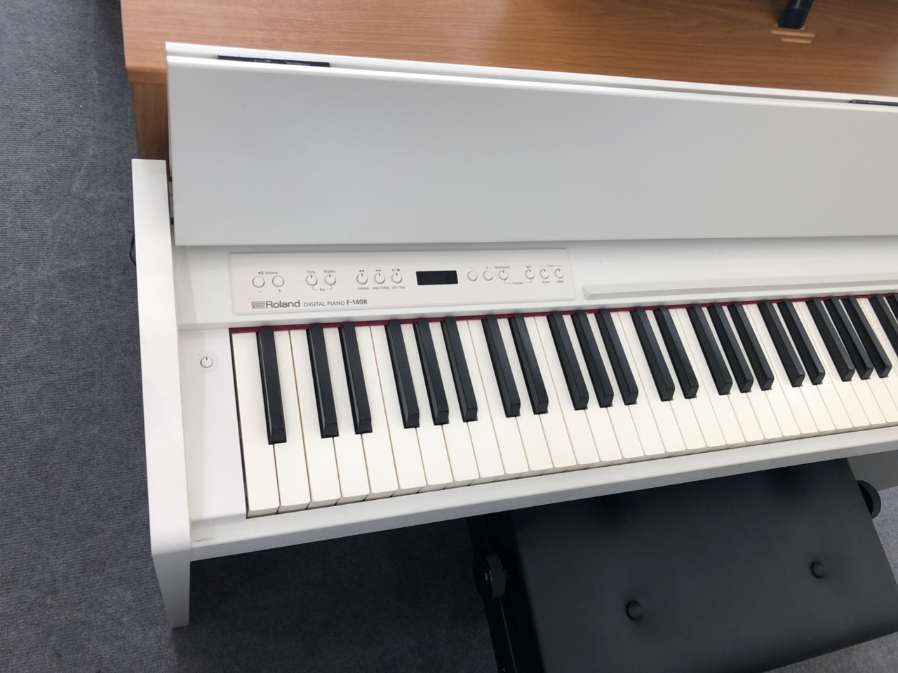 piano điện roland f140r