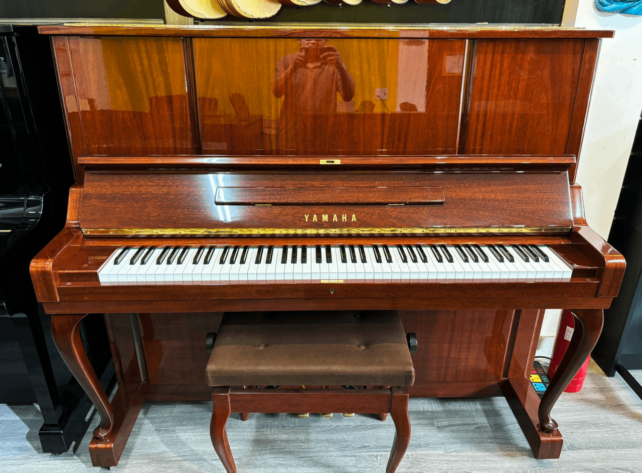 Piano Yamaha W106B (1)