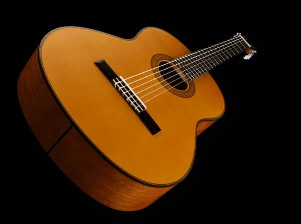 Guitar Yamaha CG122MS