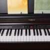 piano Roland HP203