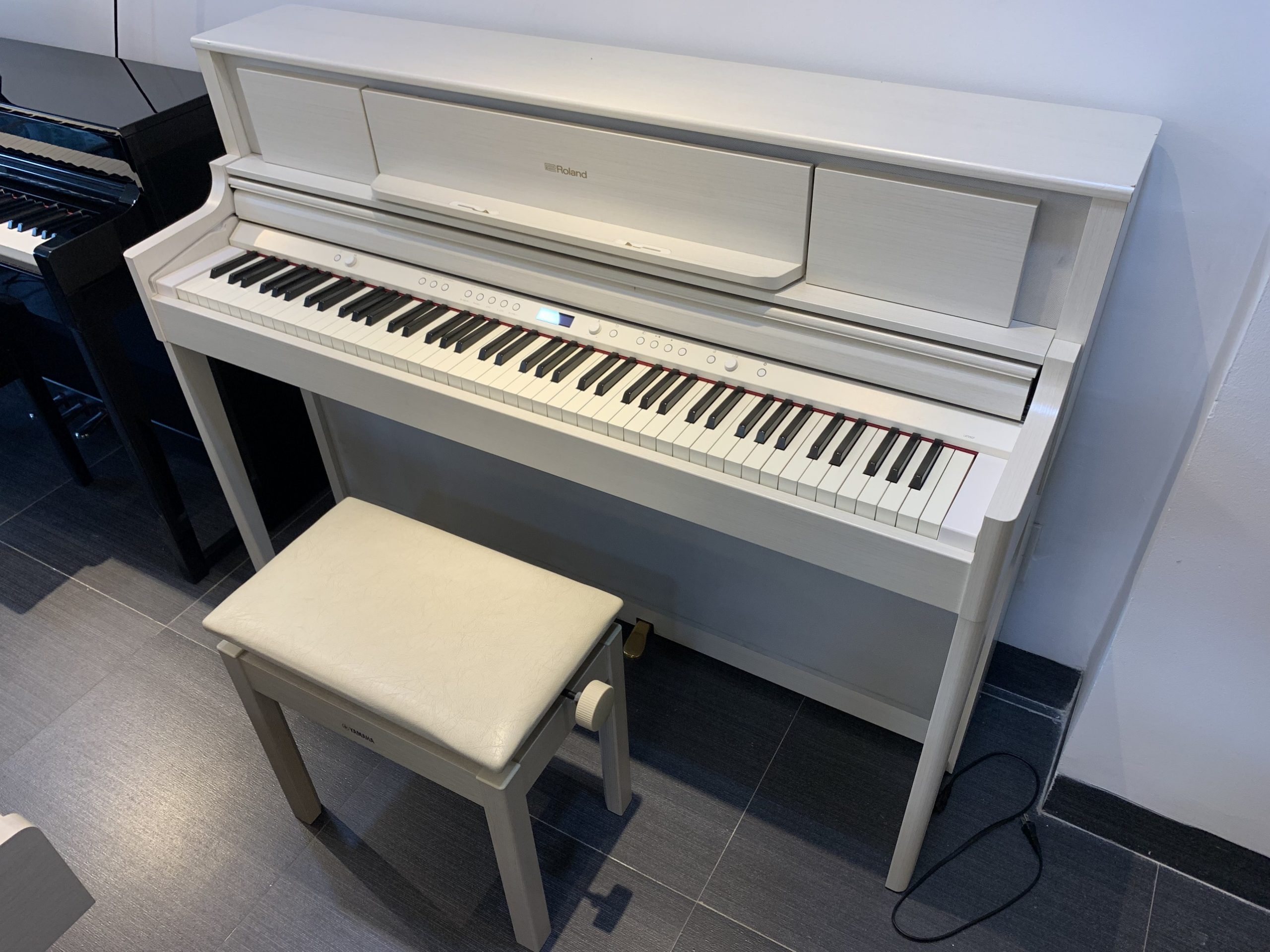 đàn piano LX705
