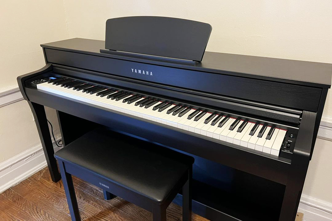 Có nên mua piano điện Yamaha CLP-735 đã qua sử dụng giá tốt ?