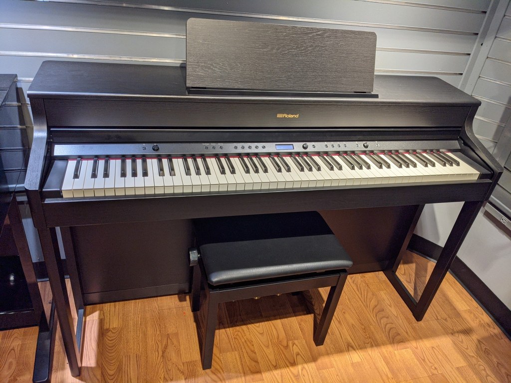 Piano điện Roland MP200 1