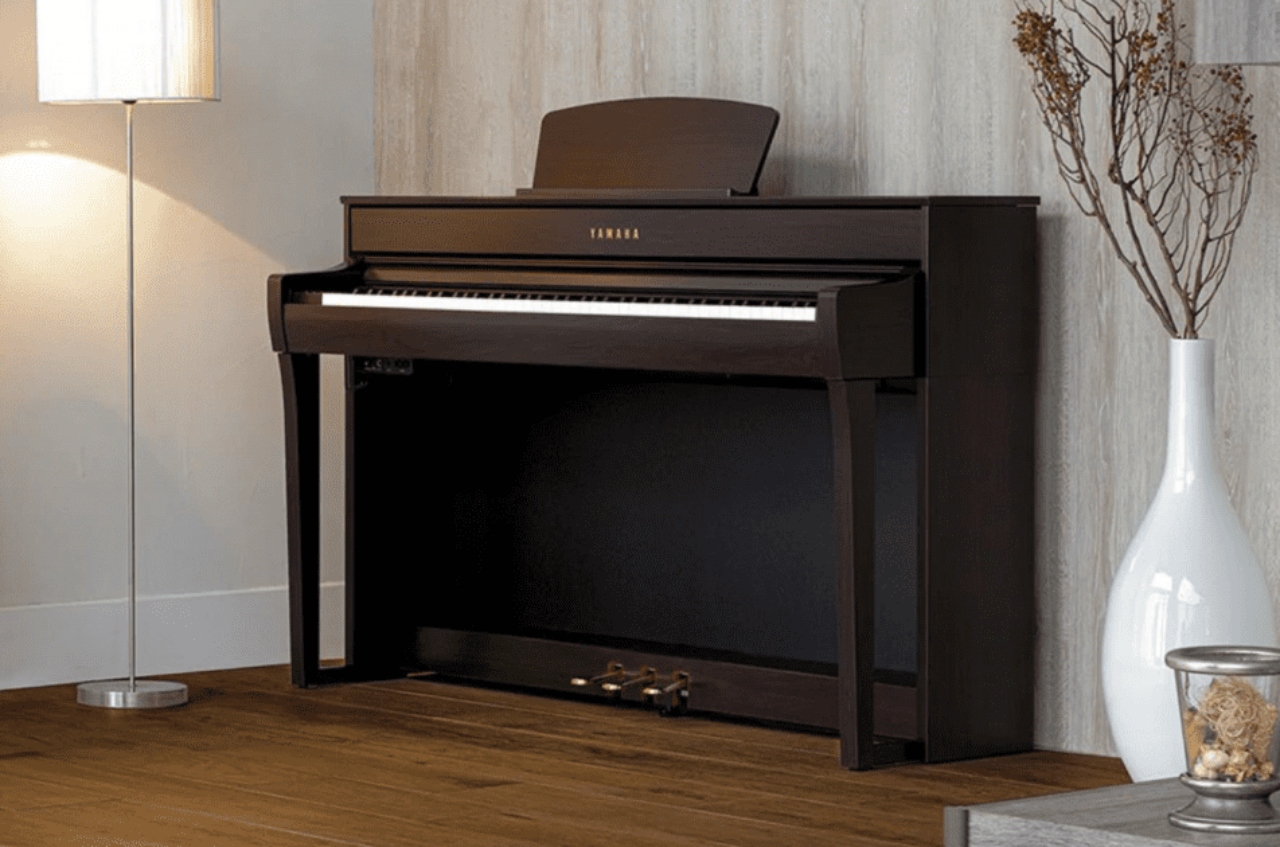 Top 10 đàn piano đáng mua nhất năm 2026 5 Top 10 đàn piano đáng mua nhất năm 2026 - Yamaha CLP-735
